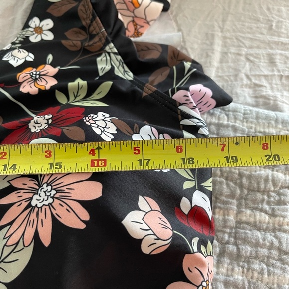 SHEIN floral RUFFLE SLEEVE ONE PIECE SWIMSUIT- 3X - Picture 2 of 4